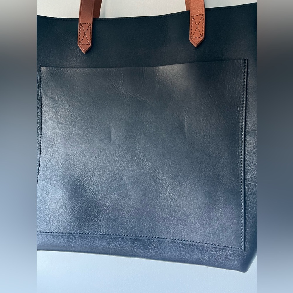 Madewell Zip-Top Medium Transport Leather Tote - Picture 5 of 7